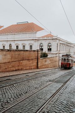Reizen | Portugal | Lissabon | tram van Iris van Tricht