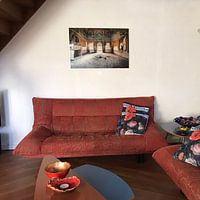Kundenfoto: Riesiges Zimmer in verlassener Villa. von Roman Robroek – Fotos verlassener Gebäude, auf alu-dibond