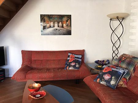 Grande pièce dans une villa abandonnée.