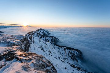 Coucher de soleil sur le Hochgrat en hiver près d'Obheiter sur Leo Schindzielorz