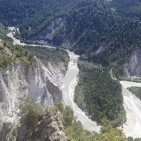 Slingerende Rijn door het Zwitsers landschap(Rijnkloof) sur Patsy Van den Broeck