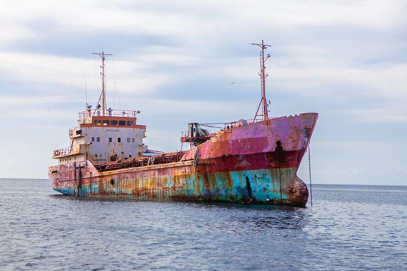 Stranded off Grenada (Caribbean) by t.ART