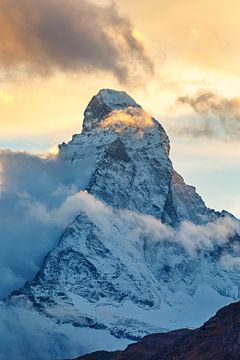 Le Cervin à la lumière du soleil couchant sur Menno Schaefer