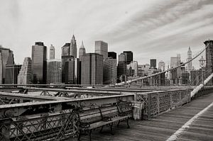 NYC manhattan gezien vanaf de Brooklyn Bridge. van Ton Bijvank