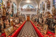 Heiligenbeelden in Museum Vaals  van John Kreukniet thumbnail