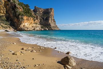 Soleil méditerranéen sur une plage de rêve