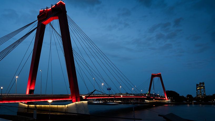 Willemsbrug Rotterdam la nuit par Arjan van der Veer