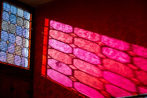 Glas in lood reflectie op fluweel