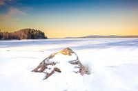 Felsen im Naren-See