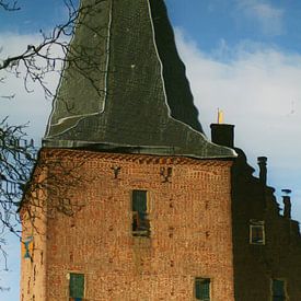 Tower of Dutch castle in the water von Kees Jansen