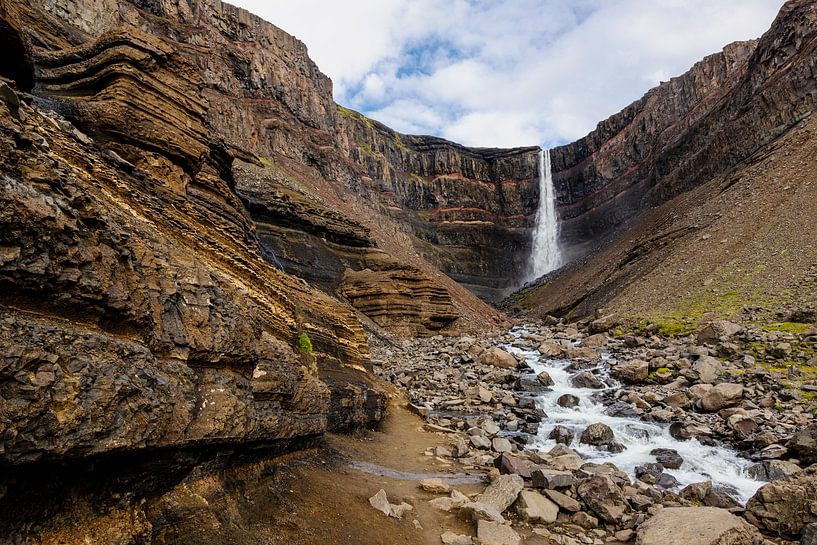 Ijsland, Hengifoss waterval van Caro Hum