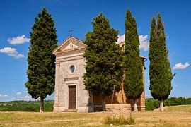 Cappella della Madonna di Vitaleta in Tuscany by Jenco van Zalk