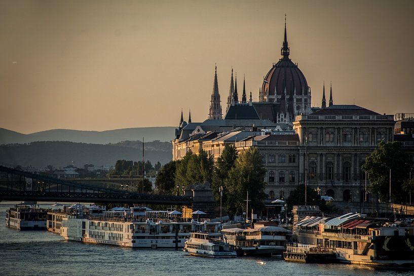 Budapest by Hello Pompoyo
