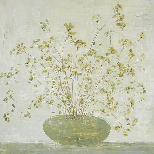 Des fleurs dans un vase aux douces nuances de vert