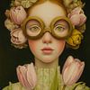 Portrait rêveur avec des fleurs et des lunettes sur But First Framing