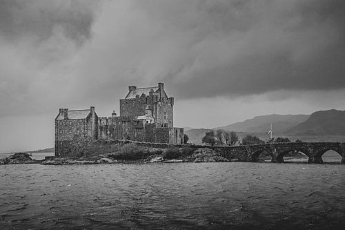 Kasteel Eilean Donan in Schotland. Highlander kasteel in de Hooglanden.