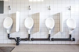 Urinale auf der Herrentoilette von Marcel Derweduwen