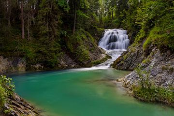 Groene oase bij de Obernachkanal waterval van Christina Bauer Photos