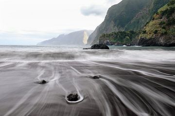 Black beach Madeira van Eric Hokke