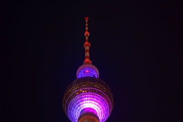 Berlijnse televisietoren in een bijzonder licht