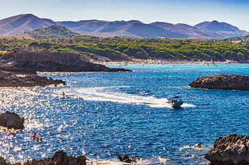 Mooie strandvakantie aan zee op Mallorca Spanje van Alex Winter