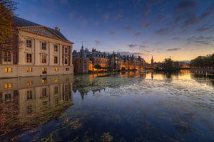 Musée Mauritshuis et Binnenhof après le coucher du soleil