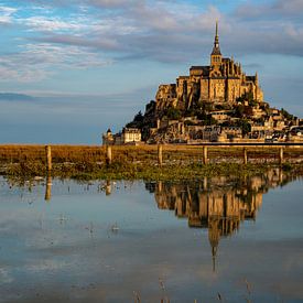 Mont Saint Michel Normandie:  Abtei Reflektion im Spiegel von images4nature by Eckart Mayer Photography