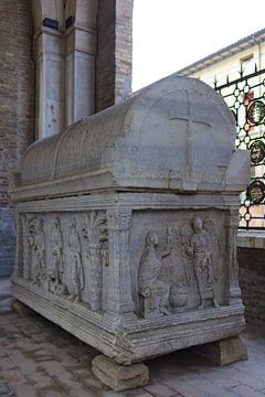 Ravenna, Emilia Romagna, Italië: graf van de italiaanse dichter en schrijver Dante Alighieri van de-nue-pic