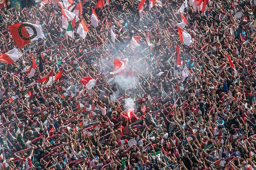 You'll Never Walk Alone... tijdens de Feijenoord huldiging op de Coolsingel in Rotterdam