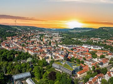 Blick über die Stadt Jena bei Sonnenuntergang