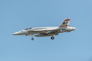 Boeing F/A-18E Super Hornet bei der Landung, fotografiert auf der NAS Oceana, Virginia Beach, Virgin