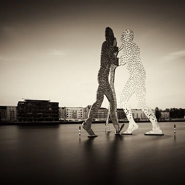 Berlin - Molecule Man by Alexander Voss