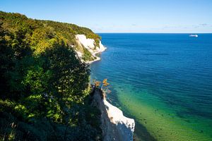 Faszinierende Farben entlang der Kreidefelsen auf Rügen