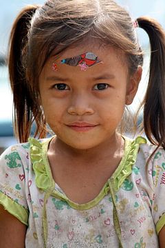 Klein meisje in Laos van Gert-Jan Siesling