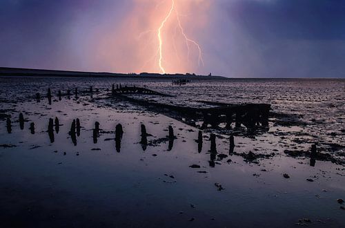Bliksem boven Wierum van Sidney Portier