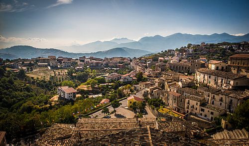 Zicht op Altomonte, Italië fotoprint