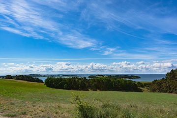 Groß Zicker, uitzicht op Klein Zicker, het meer Zicker en de Oostzee, Ruegen van GH Foto & Artdesign