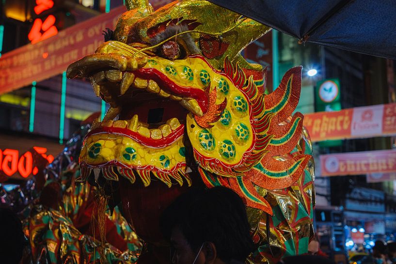Nächtliches Drachenfest: Farbenpracht in Chinatown von NZME Photography