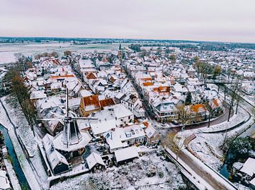 Luchtfoto van Hattem tijdens een koude winterochtend van Sjoerd van der Wal Fotografie