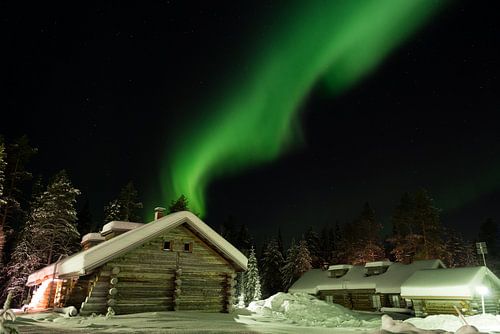 Nordlicht über Blockhaus