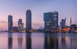 Rijnhaven juste après le coucher du soleil sur Ilya Korzelius