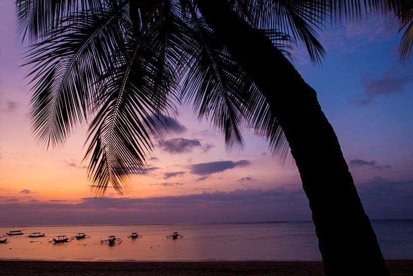 Sonnenuntergang auf Bali Indonesien  von Willem Vernes