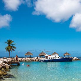 Blue Bay Curacao by Keesnan Dogger Fotografie
