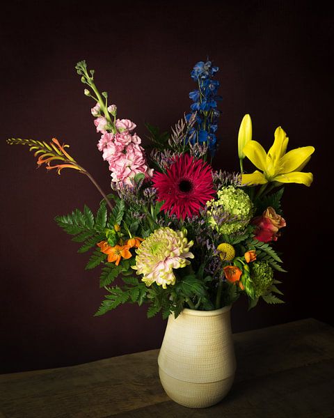 Klassisches Blumenstillleben von Joske Kempink