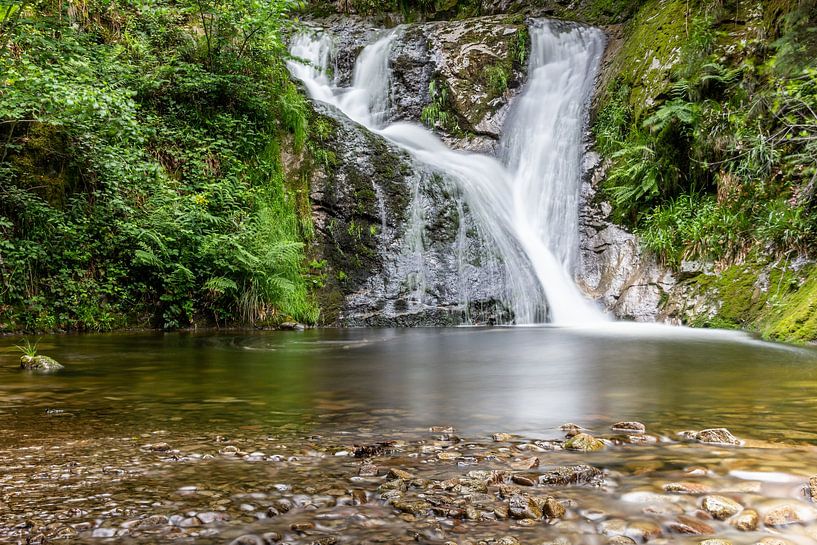 Schöner Wasserfall im Schwarzwald von Hans-Bernd Lichtblau