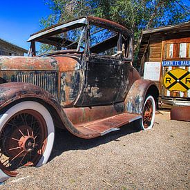 Old car by Dennis Bliek