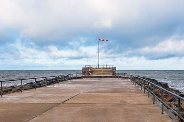 Pier aan de Oostzeekust in Warnemünde