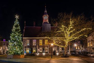 Oude stadhuis Schiedam met kerstboom van Kok and Kok