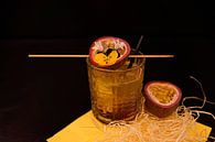 Agavenweinbrand mit Limette und frischer Passionsfrucht. von Babetts Bildergalerie Miniaturansicht