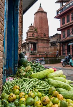 Marché aux légumes à côté du temple. sur Floyd Angenent